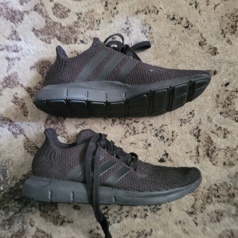 Adidas - Picture 4 of 5